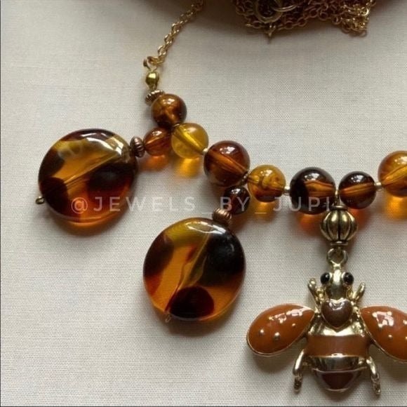 Handmade Upcycled Elegant Tortoise Print Bumble Bee Pendant Chain Necklace - Picture 4 of 6